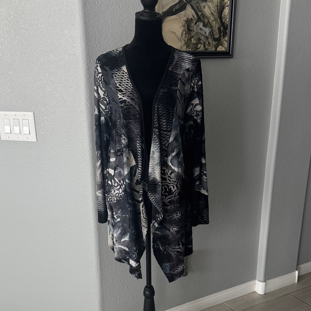 Elegant Black and Gray Women's Sweater